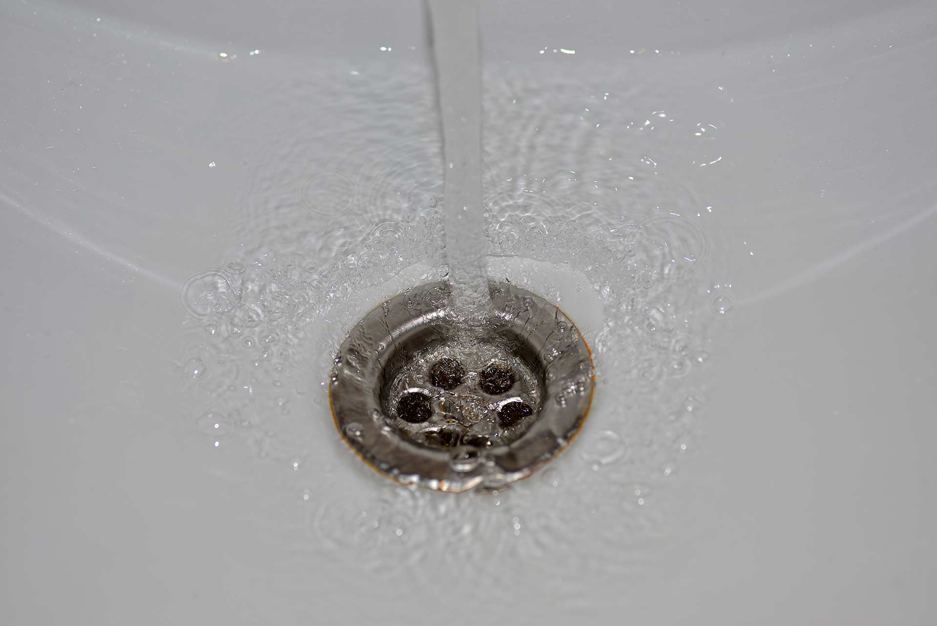 A2B Drains provides services to unblock blocked sinks and drains for properties in Leighton Buzzard.